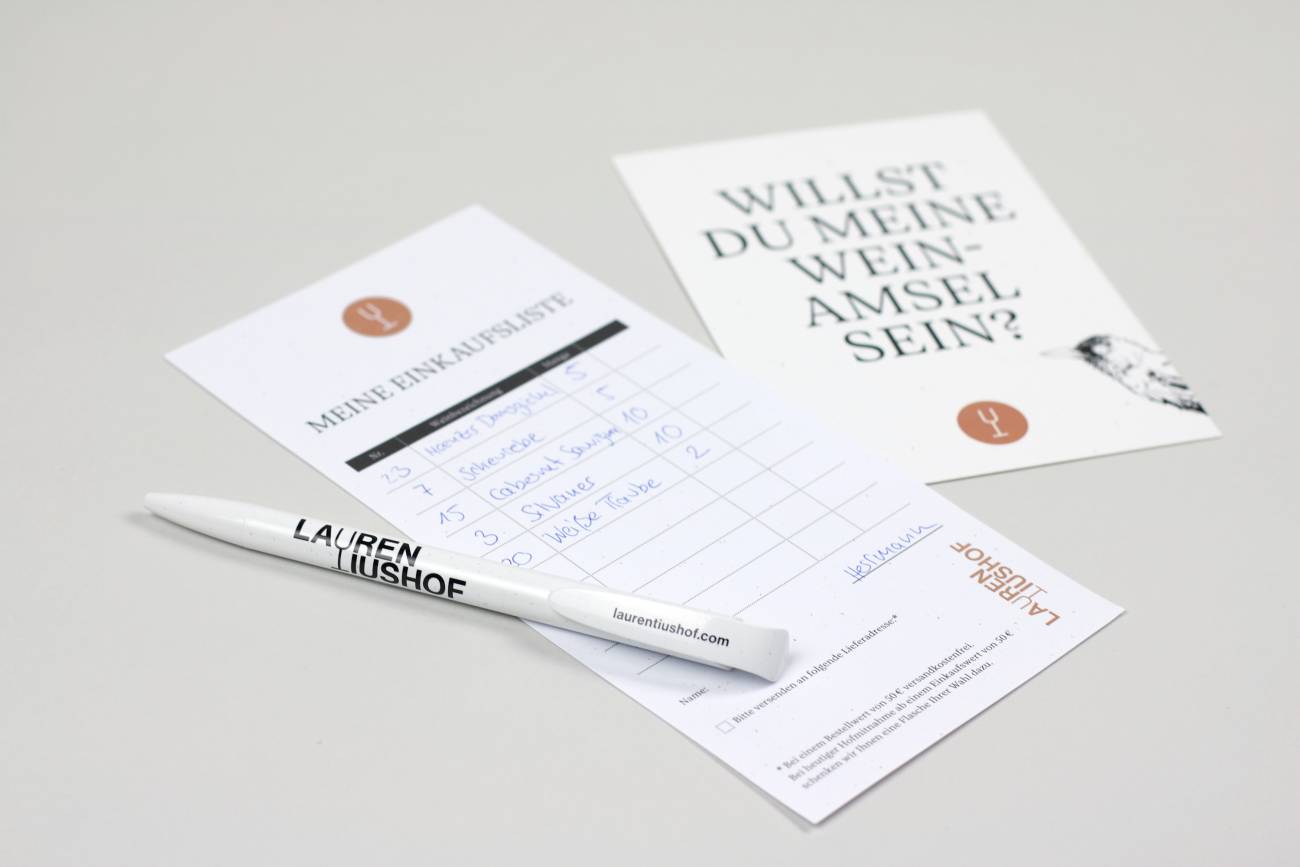 Werbemittel für die Weinbestellung – Formular, Kuli und Postkarte – Design by ANKER